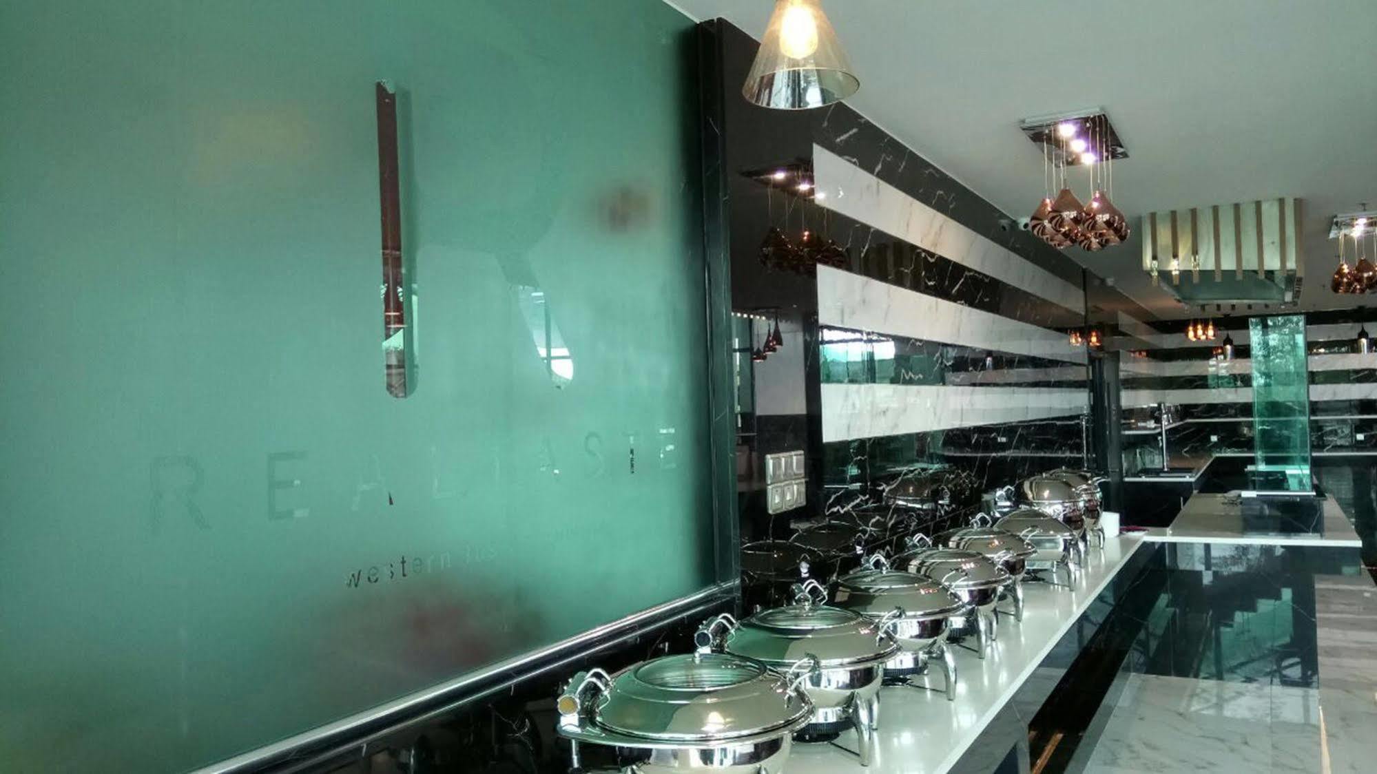 Purest Hotel Sungai Petani Extérieur photo