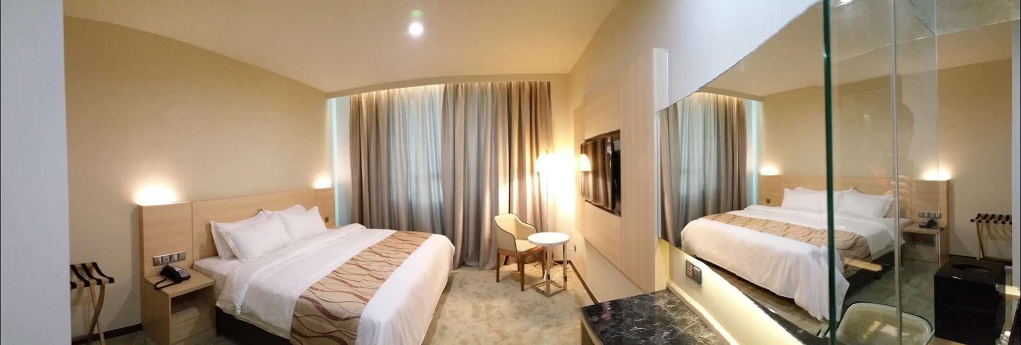 Purest Hotel Sungai Petani Extérieur photo