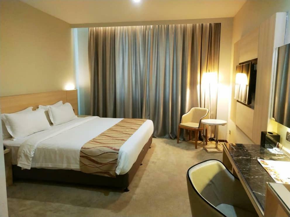 Purest Hotel Sungai Petani Extérieur photo